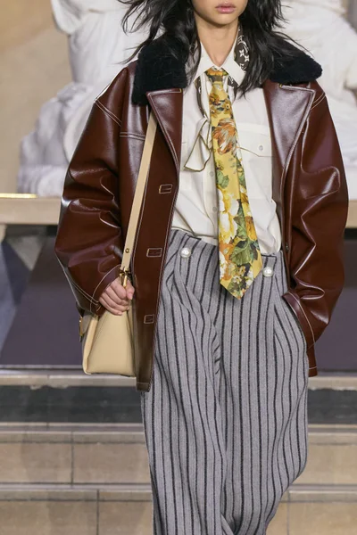 Look 1